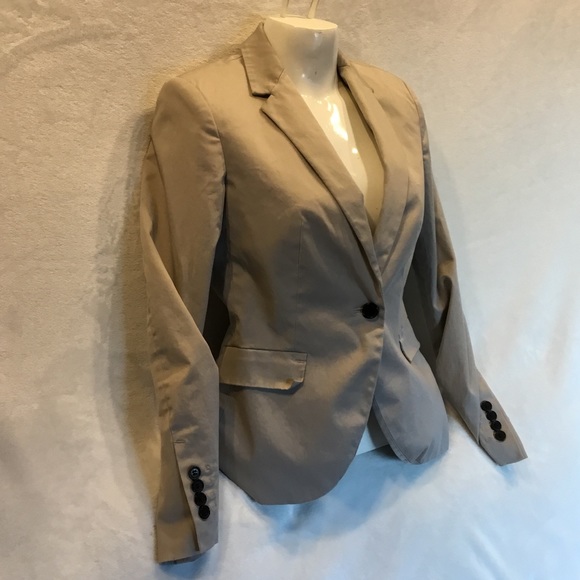 Zara blazer jacket with buttoned cuffs